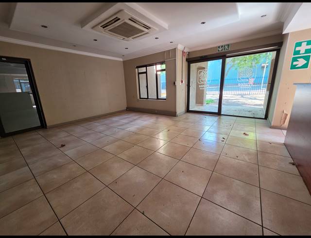 5,800M² WAREHOUSE TO LET IN WADEVILLE